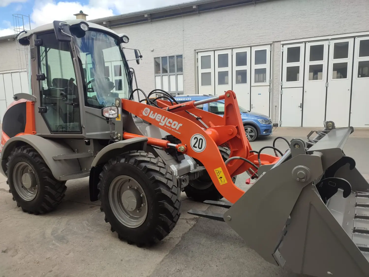 Radlader AR 400/420 von MAXIM-TECH GmbH